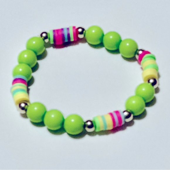 Shimmer and Shine: The Perfect Green Beaded Bracelet for Your Little One! - Picture 1 of 4